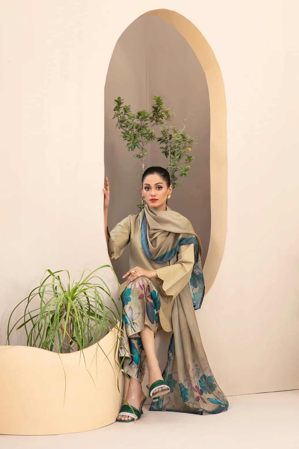 Shimmery | 3 PC Beige