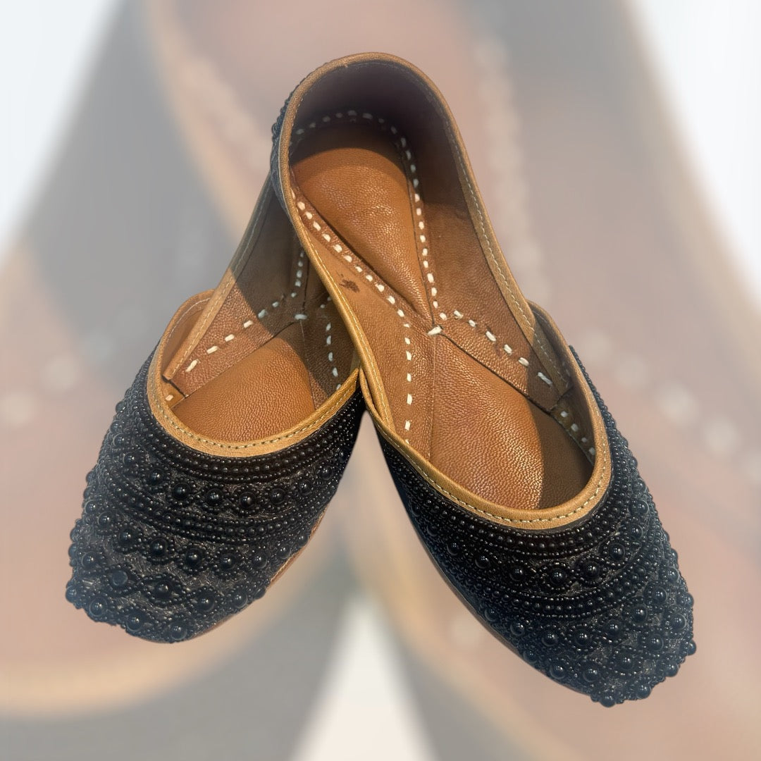 Black Pearl Jutti