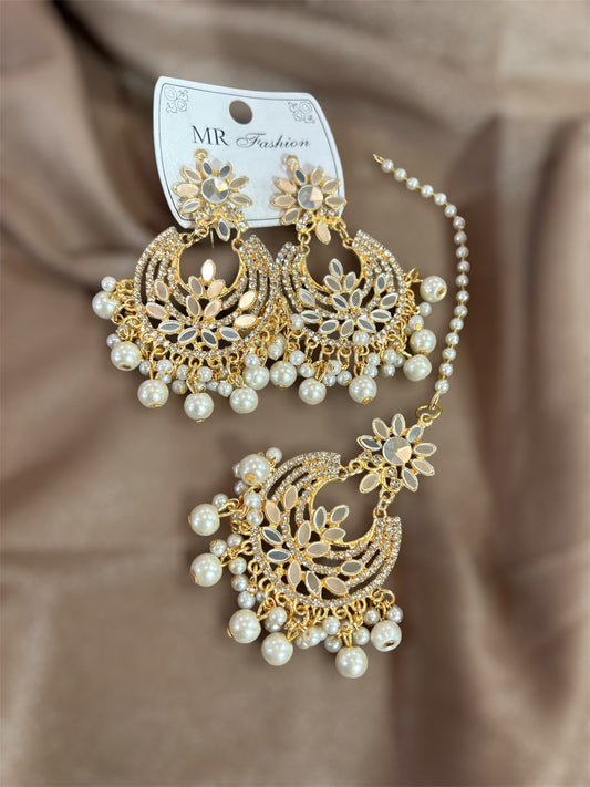 White Pearls | Earrings/Teeka Set