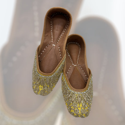 Yellow & Gold Jutti