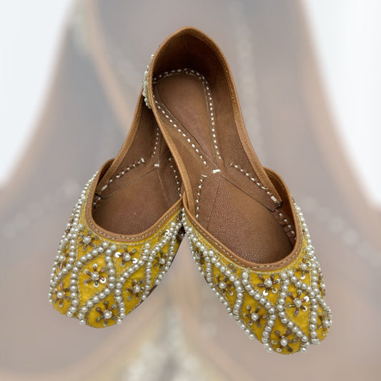 Yellow Jutti