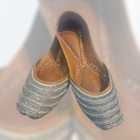 Punjabi Jutti - White