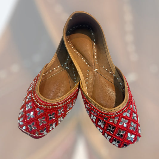 Red Mirror Jutti